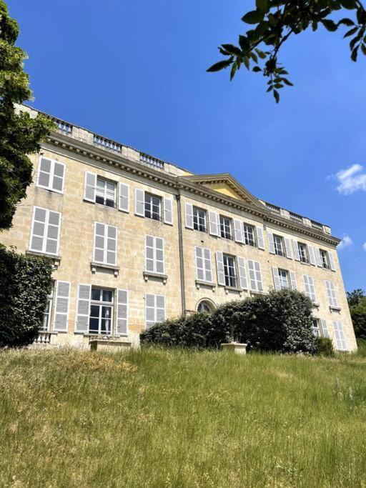Apartamento Romantique Jacuzzi, Au Chateau A 30 Min De Paris Limay Exterior foto